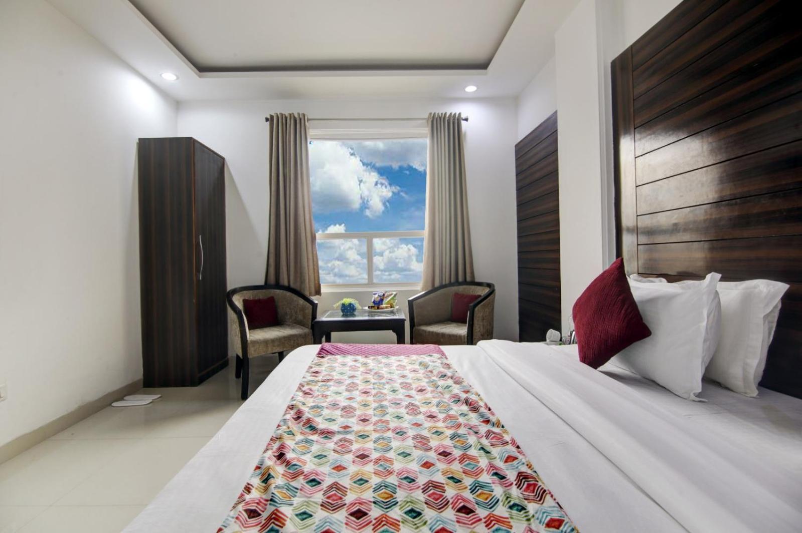 Hotel Devrana Delhi Airport New Delhi Buitenkant foto
