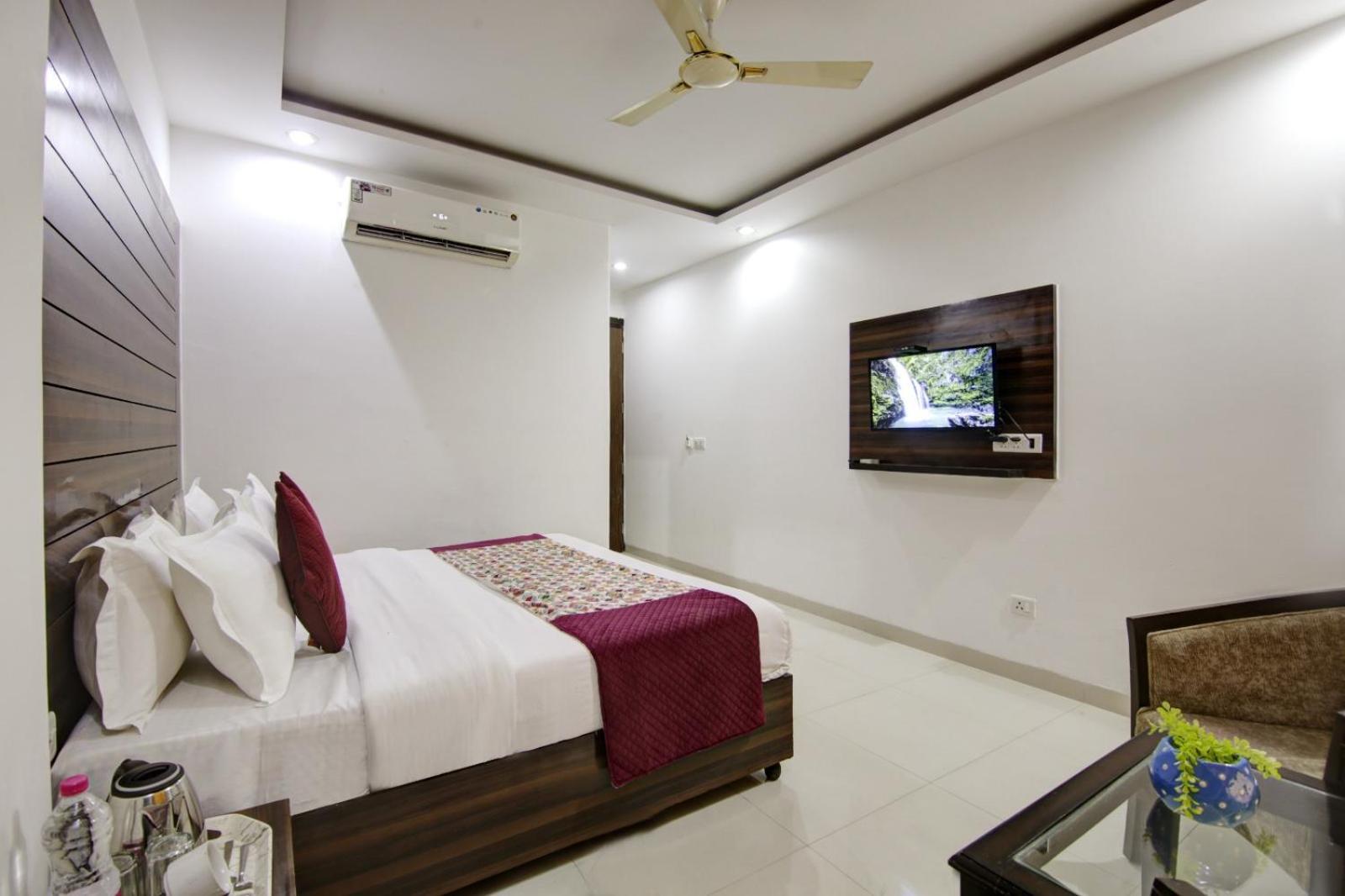 Hotel Devrana Delhi Airport New Delhi Buitenkant foto
